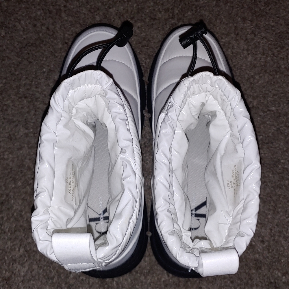 Calvin Klein white shiny puffy boots - Picture 6 of 11